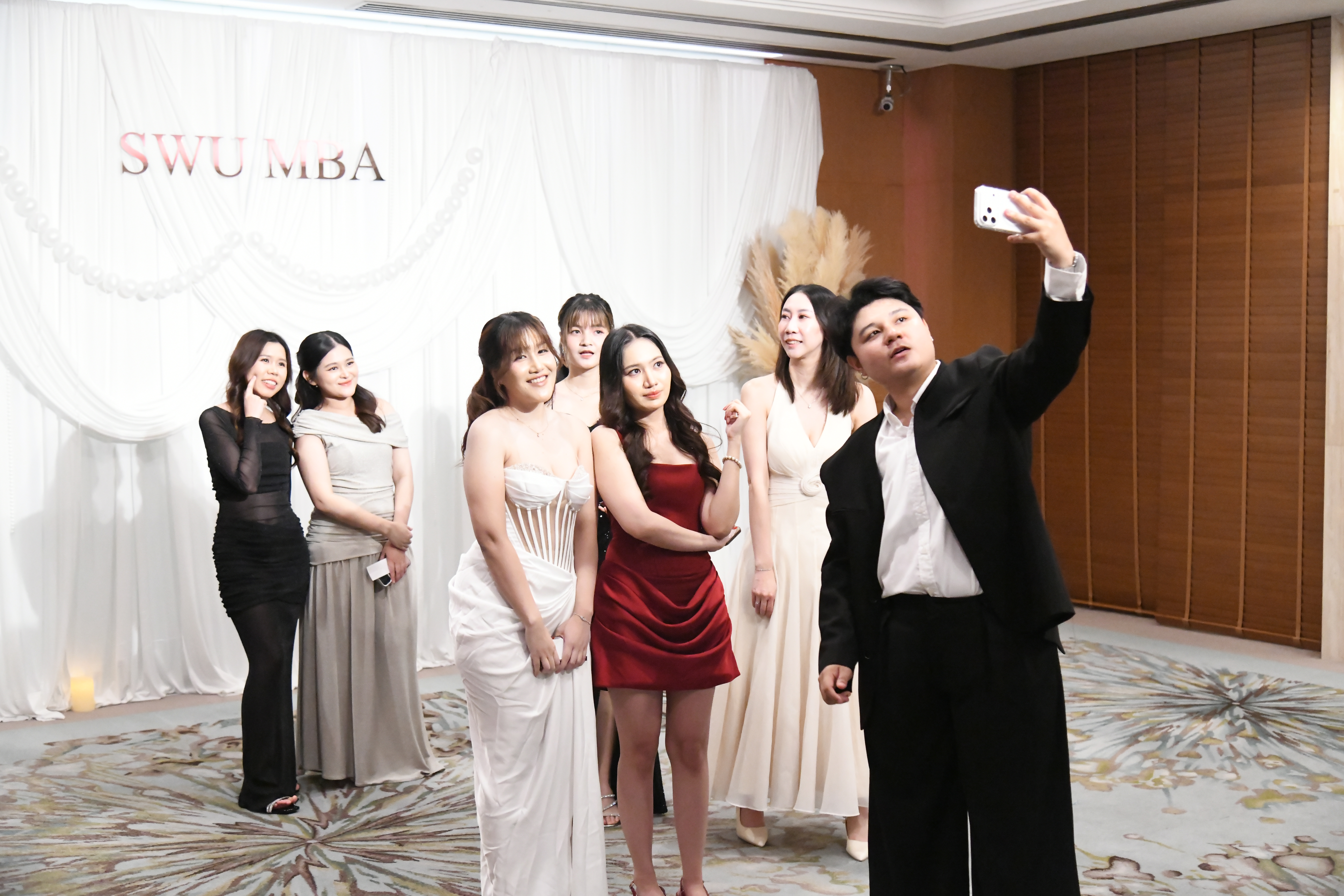 ภาพกิจกรรมโครงการจัดงานปัจฉิมนิเทศ นิสิตหลักสูตรบริหารธุรกิจมหาบัณฑิต รุ่นที่ 26