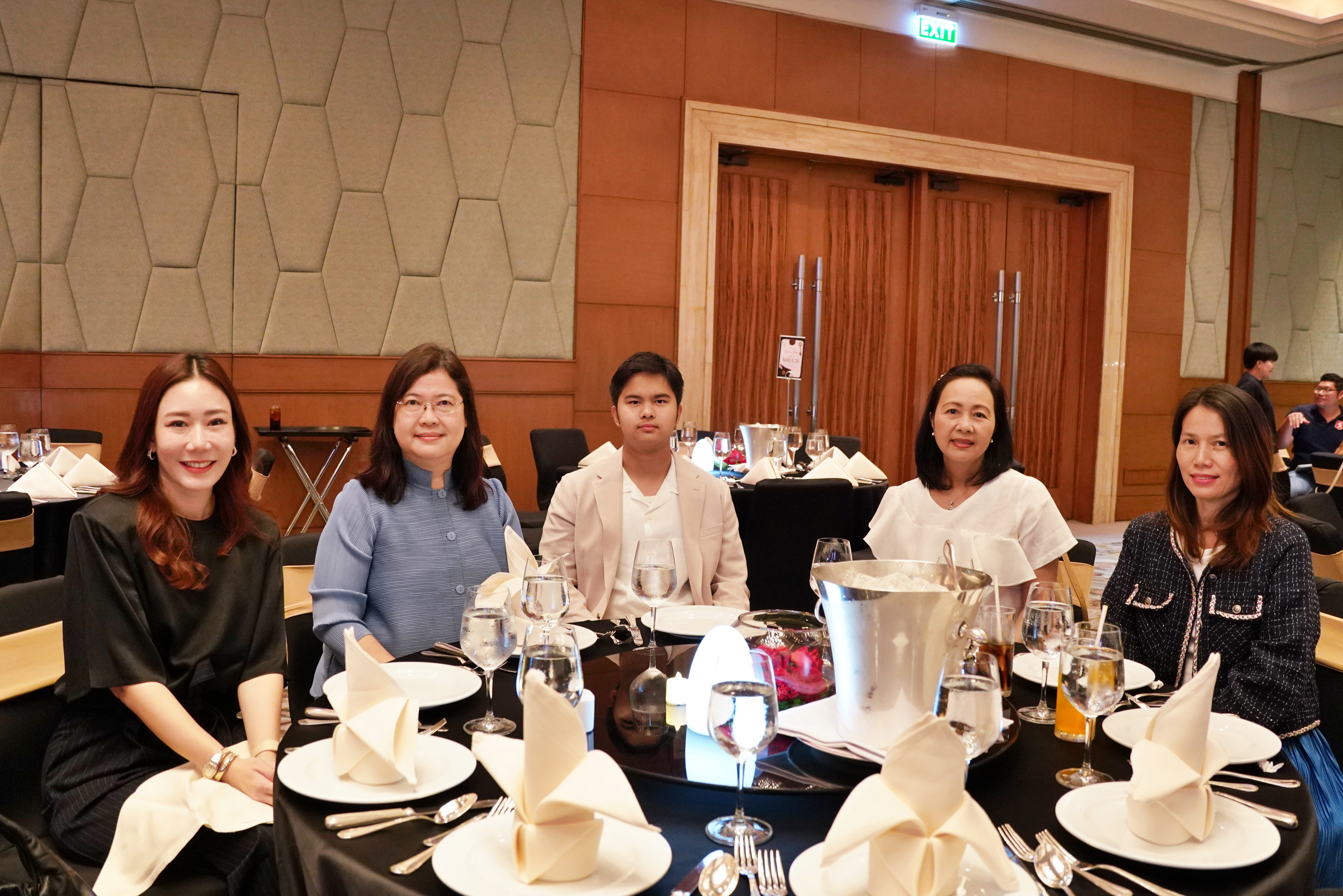 ภาพกิจกรรมโครงการจัดงานปัจฉิมนิเทศ นิสิตหลักสูตรบริหารธุรกิจมหาบัณฑิต รุ่นที่ 26